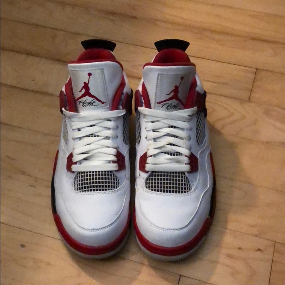 Jordan Retro 4 (wht/blk/red)  Mens US 7.5
